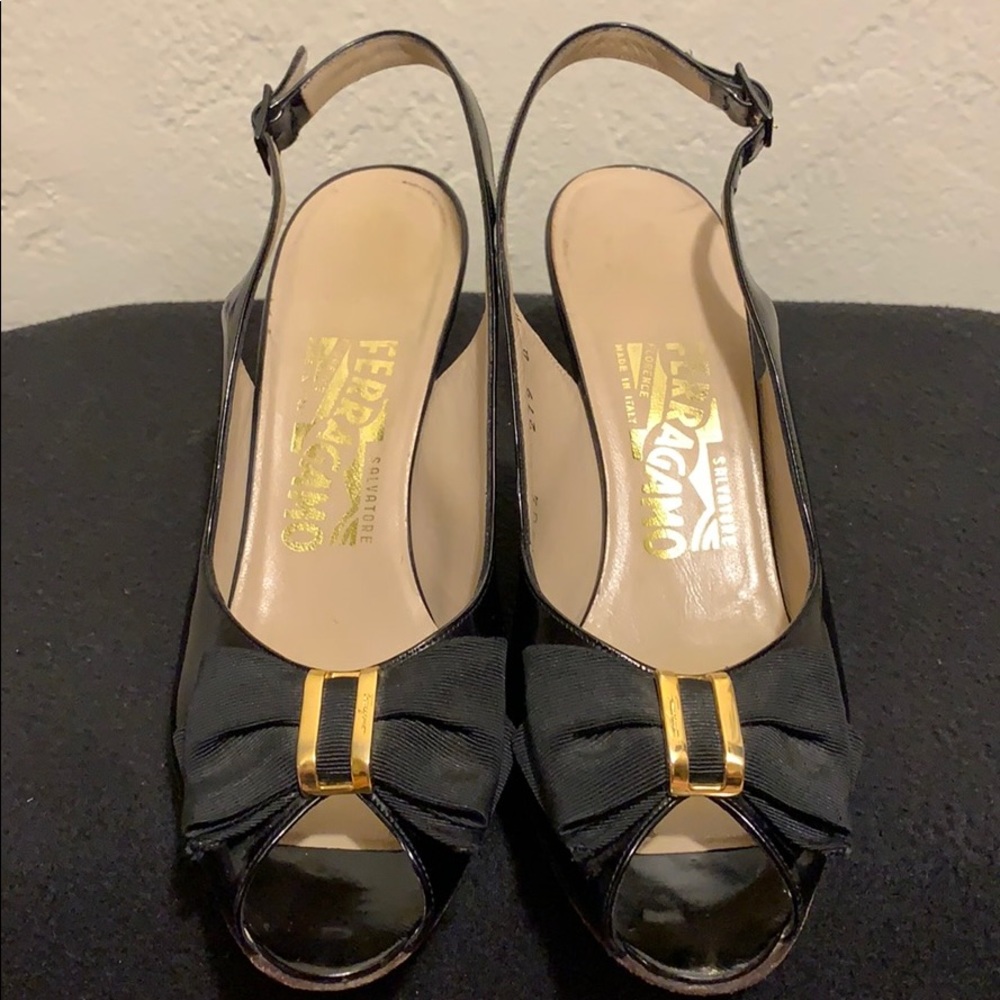 Gorgeous Salvatore Ferragamo Slingback heels!!
